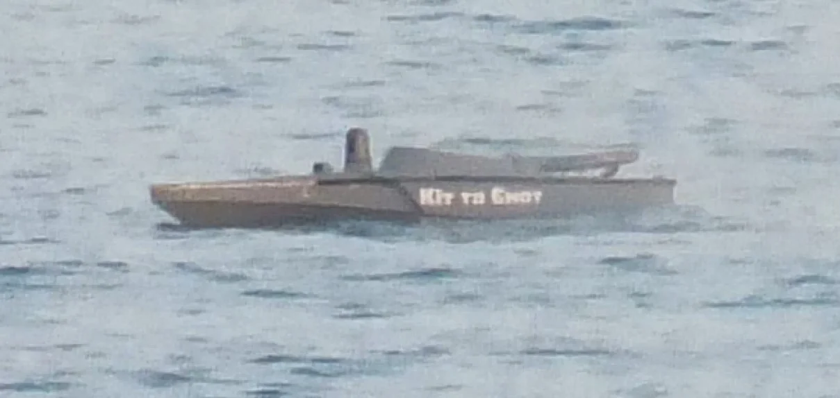 Два безэкипажных катера пытались атаковать порт Севастополя