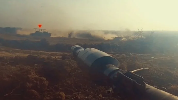 Боевики ХАМАС используют свои тоннели, чтобы вылезать вблизи от военной техники ЦАХАЛа и наносить ей поражение.