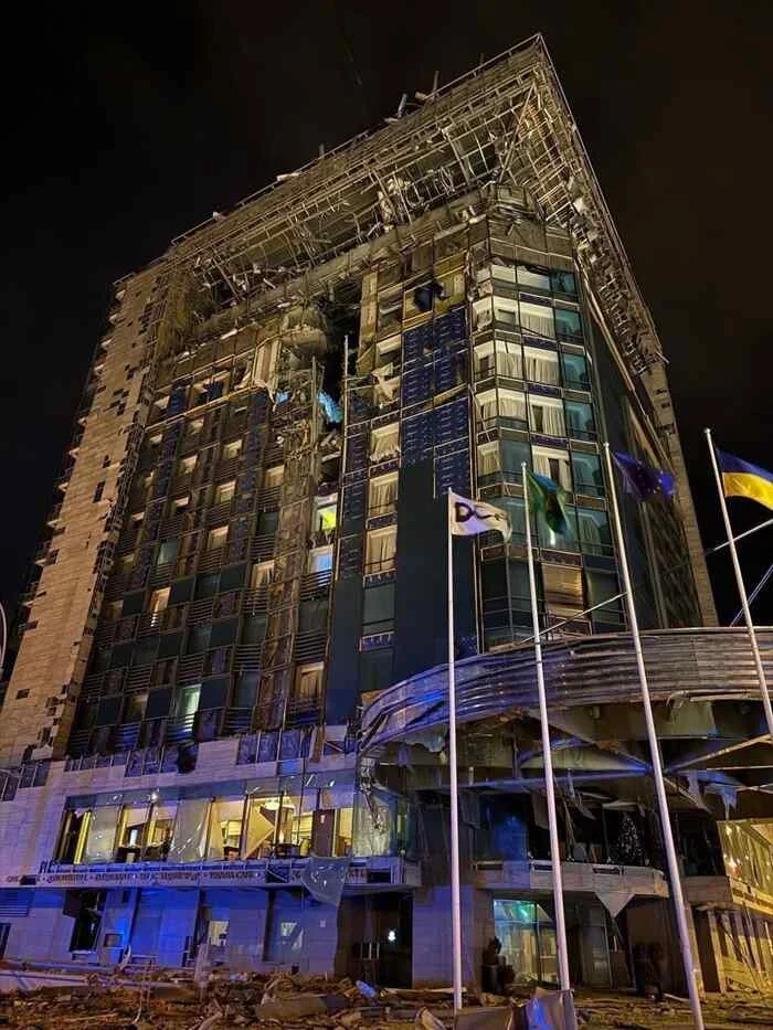 ВС РФ намеренно ударили по харьковской гостинице, где планировалась встреча американских генералов и разведки