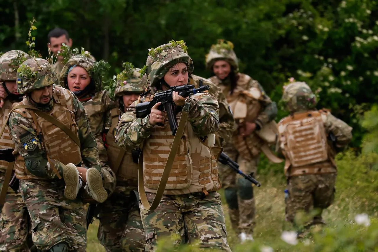 В тыловом районе Харьковской области проходит боевую подготовку подразделение женщин. Готовятся к отправке в Волчанск?